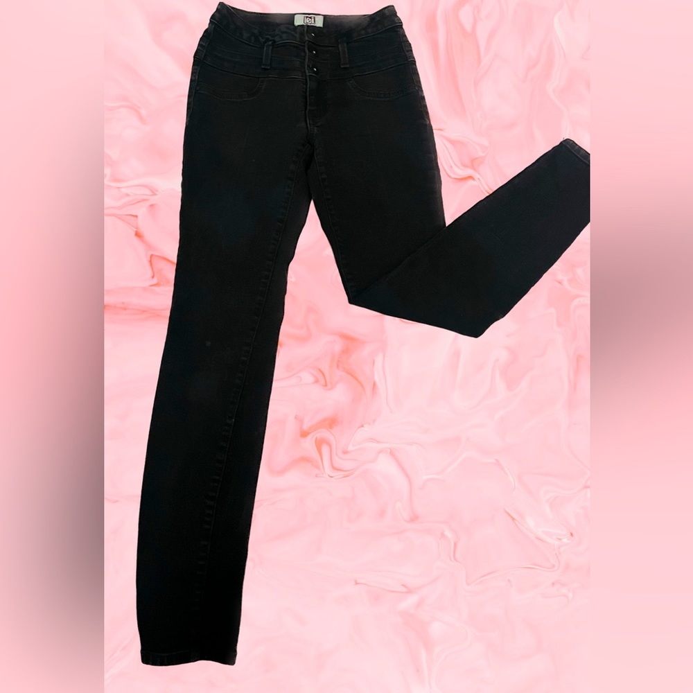Brand: Lei/ Size: 5